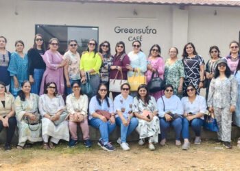 महिलाओ ने कि ‘मिस्टर मिल्क’ कि औद्योगिक टूर