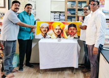 बार्शी येथे शहिद दिनी शहीदांना अभिवादन