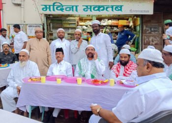 वाहिदपाशा शेख मित्र मंडळातर्फे इफ्तार पार्टी