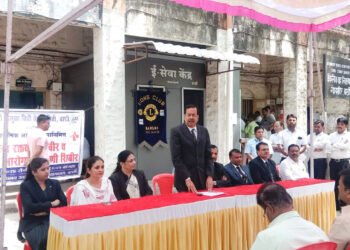 बार्शी न्यायालयात रक्तदान आणि आरोग्य तपासणी शिबिर