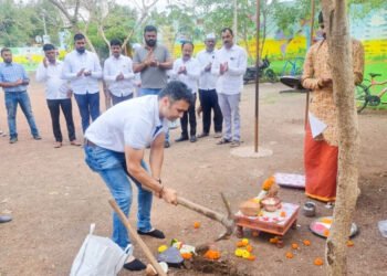पुना रिव्हर साईड राऊंड टेबल तर्फे दोन वर्ग खोल्यांचे भूमिपूजन 10 पुना रिव्हर साईड राऊंड टेबल तर्फे दोन वर्ग खोल्यांचे भूमिपूजन