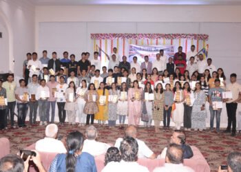 पिंपरी चिंचवड जैन महसंघाच्यावतीने गुणवंत विद्यार्थ्यांचा सत्कार