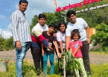 आईच्या स्मरणार्थ भूममध्ये वृक्ष लागवड 6 आईच्या स्मरणार्थ भूममध्ये वृक्ष लागवड