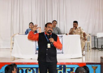 कैद्यांसाठी सकारात्मक जीवनाचे व्याख्यान