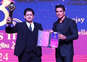 सिध्दार्थ भोकरे बिझनेस टायटन्स पुरस्काराने सन्मानित