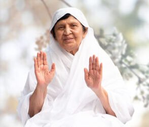 नव्या पिढीपर्यंत जैन धर्माचे एकत्व पोहोचणे गरजचे : आचार्य चंदनाजी