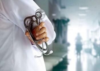 औषध गोळ्या विकणाऱ्या बोगस डॉक्टरला पकडले 1 औषध गोळ्या विकणाऱ्या बोगस डॉक्टरला पकडले