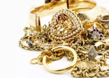 रुग्णाच्या केअरटेकर महिलेने चोरले सोन्याचे दागिने