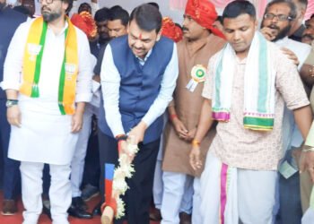 उपबाजार व्यापार संकुल उभारणीस मदत करणार : उपमुख्यमंत्री देवेंद्र फडणवीस 5 उपबाजार व्यापार संकुल उभारणीस मदत करणार : उपमुख्यमंत्री देवेंद्र फडणवीस