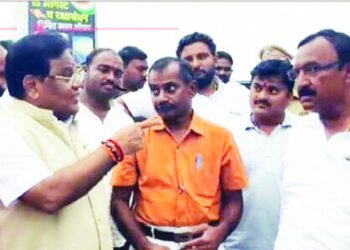 भूम मधील प्रमुख रस्ता होणार चकाचक, ४ कोटी रुपये मंजूर 5 भूम मधील प्रमुख रस्ता होणार चकाचक, ४ कोटी रुपये मंजूर