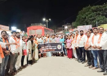 भूममध्ये शिवसेनेचे गोलाई चौकामध्ये निषेध आंदोलन 4 भूममध्ये शिवसेनेचे गोलाई चौकामध्ये निषेध आंदोलन