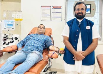 गिरीश सोळंकी यांचे 75 वे रक्तदान 10 गिरीश सोळंकी यांचे 75 वे रक्तदान