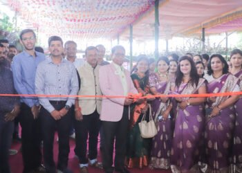 बार्शीत नवचेतना मैत्री फेस्टिव्हलचे दिमाखात उद्घाटन 5 बार्शीत नवचेतना मैत्री फेस्टिव्हलचे दिमाखात उद्घाटन