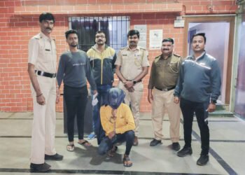 कोयता बाळगणारा तडिपार सराईत गुन्हेगार अडकला जाळयात 7 कोयता बाळगणारा तडिपार सराईत गुन्हेगार अडकला जाळयात