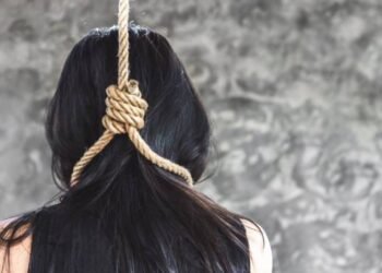 पतीचे बाहेर प्रेमसंबंध असल्यामुळे तरुणीने आत्महत्या केली