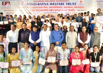 माता-पित्याच्या ऋणात राहण्यातच खरा आनंद: विठ्ठलशेठ मणियार 7 माता-पित्याच्या ऋणात राहण्यातच खरा आनंद: विठ्ठलशेठ मणियार