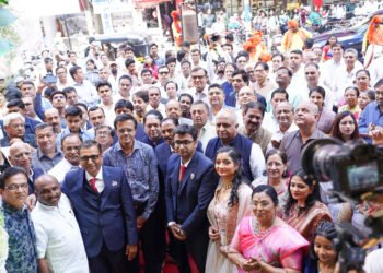 गांधी हाऊस ऑफ ज्वेलर्स चे लक्ष्मीरोडवर शानदार उदघाटन 5 गांधी हाऊस ऑफ ज्वेलर्स चे लक्ष्मीरोडवर शानदार उदघाटन