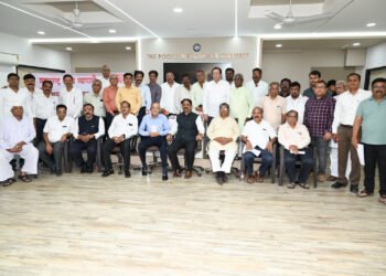 बाजार फी नकोच, शासनाला निवेदन देणार 5 बाजार फी नकोच, शासनाला निवेदन देणार