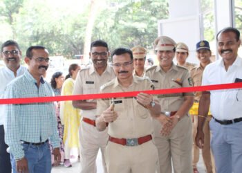 येरवडा कारागृहात इस्त्री व लॉन्ड्री विभागाचे उद्घाटन 10 येरवडा कारागृहात इस्त्री व लॉन्ड्री विभागाचे उद्घाटन