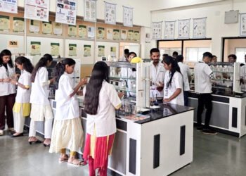 सूर्यदत्त कॉलेज ऑफ फार्मसीला महाराष्ट्रात १२ वे स्थान