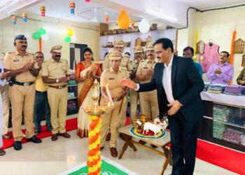 ठाणे कारागृहात दिवाळीनिमित्त विविध वस्तूंचे प्रदर्शन 8 ठाणे कारागृहात दिवाळीनिमित्त विविध वस्तूंचे प्रदर्शन