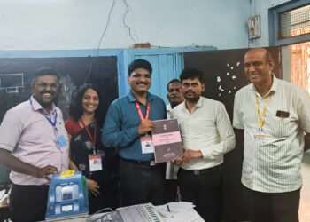 हिंदी व इंग्रजी माध्यमातून सेक्टर अधिकारी यांच्या मार्फत प्रशिक्षण