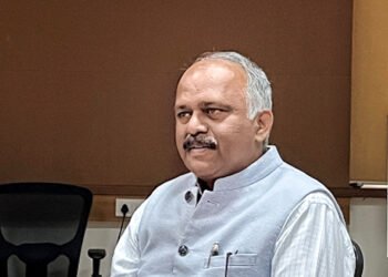 मतदानादिवशी सुट्टी किंवा सवलत न देणाऱ्या आस्थापनांविरुद्ध कारवाई करण्यात येणार 9 मतदानादिवशी सुट्टी किंवा सवलत न देणाऱ्या आस्थापनांविरुद्ध कारवाई करण्यात येणार