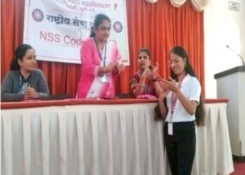 कर्णबधिर विध्यार्थ्याकडून हडपसरमध्ये मतदान जनजागृती फेरी 1 कर्णबधिर विध्यार्थ्याकडून हडपसरमध्ये मतदान जनजागृती फेरी