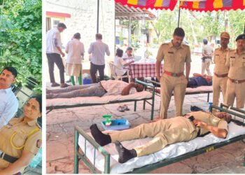 २६/११ मध्ये शहीद झालेल्यांना रक्तदान करून श्रद्धांजली