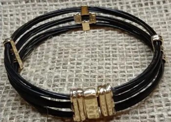 हत्तीच्या केसांचे दागिने बनवून विक्री, सराफावर गुन्हा दाखल