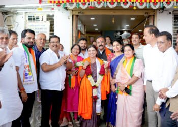 माधुरी मिसाळ यांच्या प्रचार फेरीला मार्केट यार्डात उत्स्फूर्त प्रतिसाद 7 माधुरी मिसाळ यांच्या प्रचार फेरीला मार्केट यार्डात उत्स्फूर्त प्रतिसाद