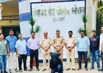 फायरींगमधील फरार गुन्हयातील दोन आरोपींना अटक 6 फायरींगमधील फरार गुन्हयातील दोन आरोपींना अटक