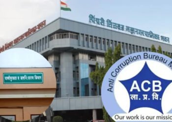 पाणी मीटर निरीक्षक व कंत्राटी कॉम्प्युटर आॅपरेटर जाळ्यात 5 पाणी मीटर निरीक्षक व कंत्राटी कॉम्प्युटर आॅपरेटर जाळ्यात