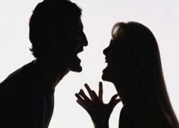 पती पत्नीच्या भांडणात माहेरच्या लोकांची एन्ट्री