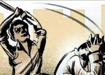 दुचाकीस्वाराला मारहाण करून लुटले