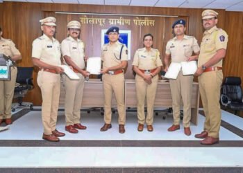 सहाय्यक पोलीस निरीक्षक दिलीप ढेरे यांचा सन्मानपत्र देऊन गौरव