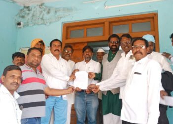 संविधानाच्या अवमान करणाऱ्यांवर कडक कारवाईसह आर्थिक मदतीची मागणी 9 लग्नाचे आमिष दाखवून अल्पवयीन मुलीवर अत्याचार