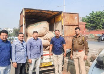 अवैध गुटखा वाहतूक करणाऱ्यांकडून १८ लाखांचा मुद्देमाल जप्त