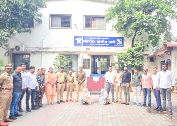 स्वारगेट बसस्थानकावर महिलांचे दागिने चोरणाऱ्या महिलांना अटक