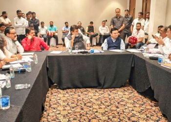 उद्योगमंत्री उदय सामंत यांच्या उपस्थितीत उद्योग विभागाची आढावा बैठक संपन्न 3 उद्योगमंत्री उदय सामंत यांच्या उपस्थितीत उद्योग विभागाची आढावा बैठक संपन्न