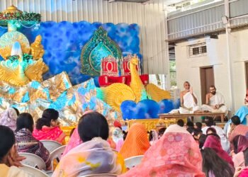 श्री हाइड पार्क जैनसंघ में स्वर्ण मेरुपर्वत पर भगवान श्री पार्श्वनाथ का भव्य जन्माभिषेक