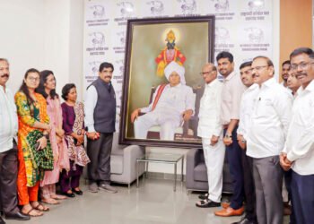 शरद पवार यांना भव्य पेंटिंग भेट 6 शरद पवार यांना भव्य पेंटिंग भेट