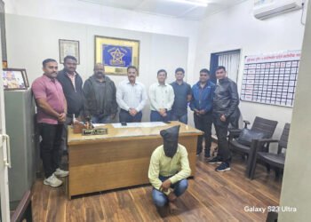 खंडणी मागणारा परप्रांतीय पोलिसांच्या ताब्यात 9 खंडणी मागणारा परप्रांतीय पोलिसांच्या ताब्यात