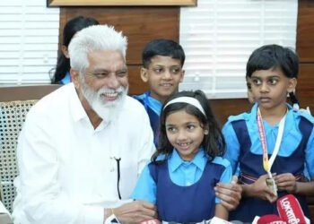 राज्यातील सर्व शाळांमध्ये मराठी शिकवणं बंधनकारक 2 राज्यातील सर्व शाळांमध्ये मराठी शिकवणं बंधनकारक