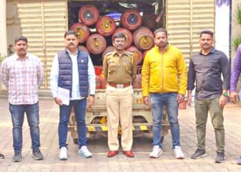 घरगुती गॅस सिलिंडरचा काळा बाजार; ६१ गॅस सिलिंडर जप्त