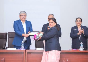 प्रा. डॉ. स्मिता सदार यांना “उत्कृष्ट प्राध्यापिका” पुरस्कार