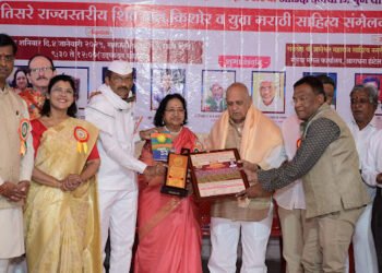 श्री संत ज्ञानेश्वर शिक्षण संस्थेच्या विद्यार्थ्यांचा ढोल पथकासह ग्रंथदिंडीत सहभाग 7 श्री संत ज्ञानेश्वर शिक्षण संस्थेच्या विद्यार्थ्यांचा ढोल पथकासह ग्रंथदिंडीत सहभाग