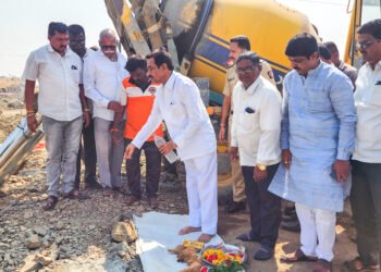 बार्शी उपसा सिंचन आगळगाव रोड पुलाच्या कामाचे आमदार सोपल यांच्या हस्ते भूमिपूजन 7 बार्शी उपसा सिंचन आगळगाव रोड पुलाच्या कामाचे आमदार सोपल यांच्या हस्ते भूमिपूजन