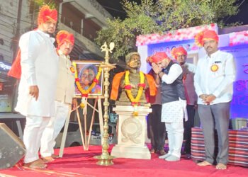 स्मरण आक्काचं व्याख्यानमाला २०२५ – पहिले पुष्प गुंफताना प्रा. यशवंत गोसावी