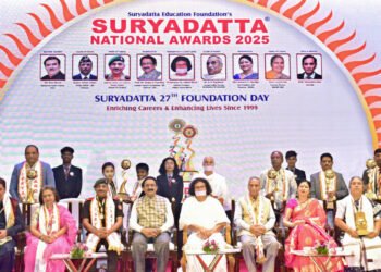 सन्मानित 'दीपस्तंभां'चे कार्य 'सूर्यदत्त'च्या विद्यार्थ्यांना प्रेरक व ऊर्जादायी 4 सन्मानित ‘दीपस्तंभां’चे कार्य ‘सूर्यदत्त’च्या विद्यार्थ्यांना प्रेरक व ऊर्जादायी